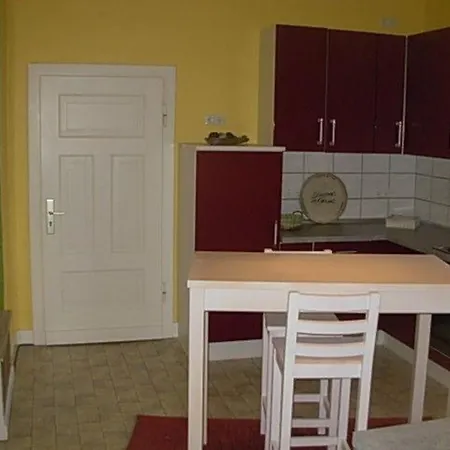 Grosse, Hundefreundliche Mit Grosser Terrasse In Flussnaehe *