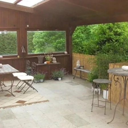 Grosse, Hundefreundliche Mit Grosser Terrasse In Flussnaehe