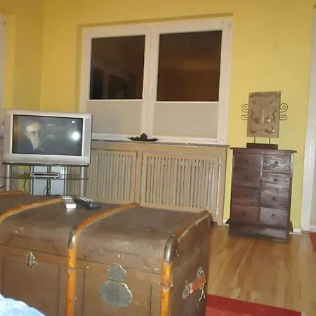 Grosse, Hundefreundliche Mit Grosser Terrasse In Flussnaehe *