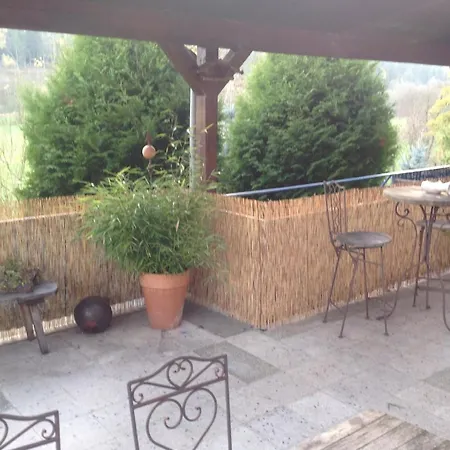 Grosse, Hundefreundliche Mit Grosser Terrasse In Flussnaehe